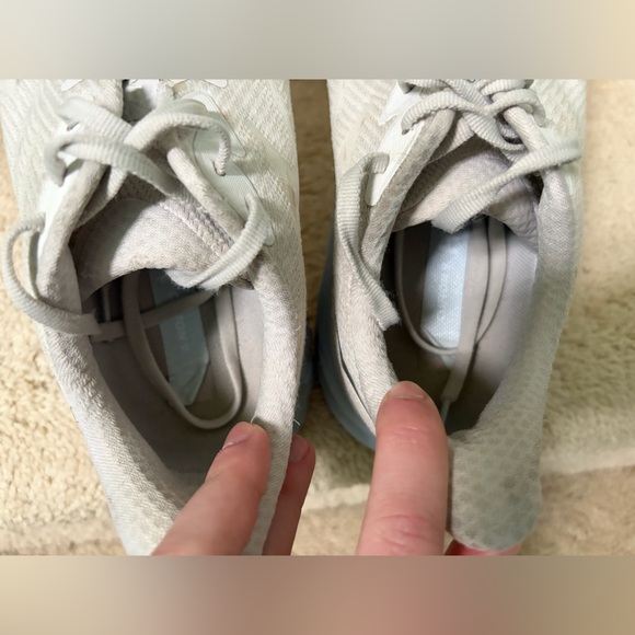 HOKA Clifton 9 - Picture 4 of 6